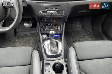Позашляховик / Кросовер Audi Q3 2018 в 