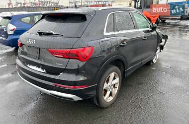 Внедорожник / Кроссовер Audi Q3 2020 в 