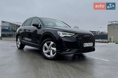 Внедорожник / Кроссовер Audi Q3 2021 в Киеве