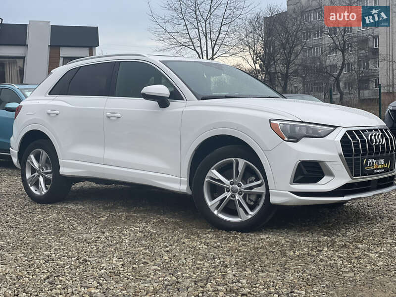 Внедорожник / Кроссовер Audi Q3 2021 в Стрые