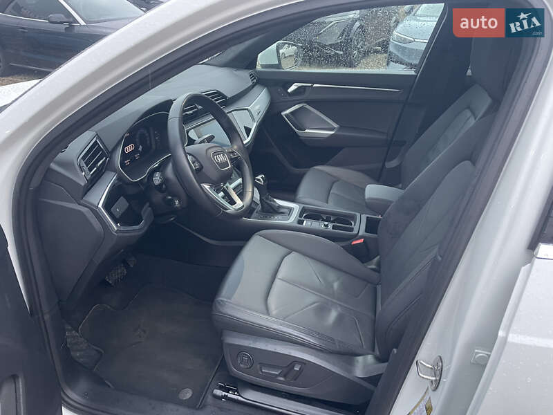Внедорожник / Кроссовер Audi Q3 2021 в Стрые