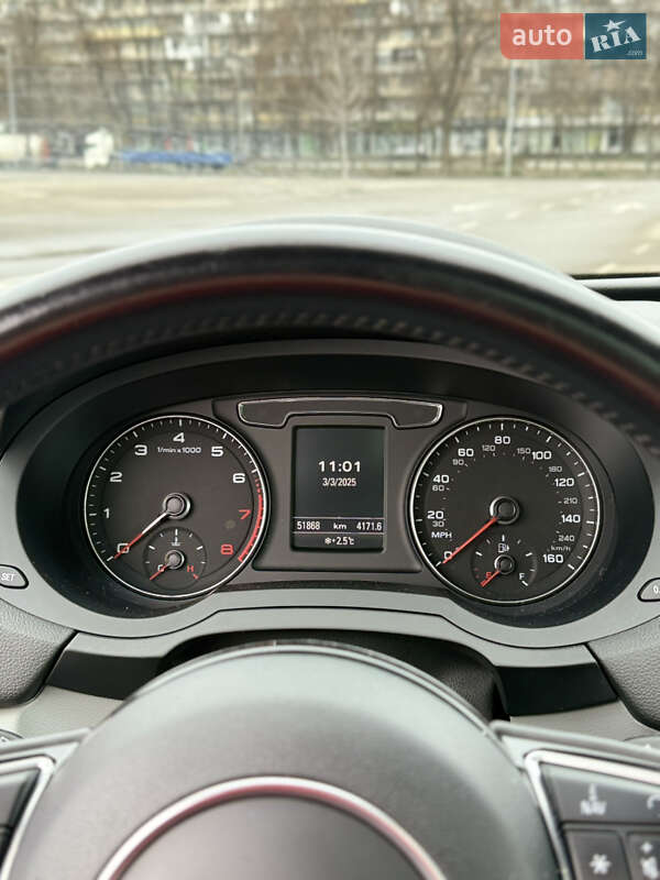 Внедорожник / Кроссовер Audi Q3 2016 в Киеве