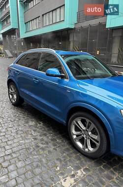 Внедорожник / Кроссовер Audi Q3 2015 в 