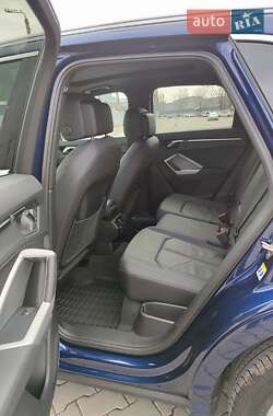 Внедорожник / Кроссовер Audi Q3 2024 в 