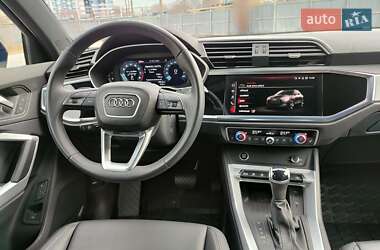 Внедорожник / Кроссовер Audi Q3 2024 в 
