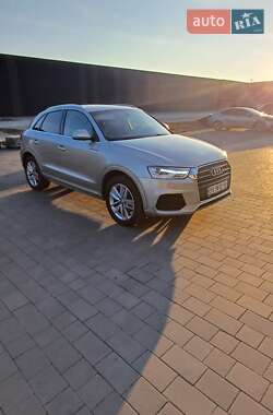 Позашляховик / Кросовер Audi Q3 2016 в 