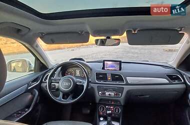 Позашляховик / Кросовер Audi Q3 2016 в 