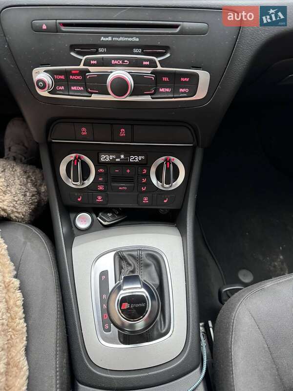 Внедорожник / Кроссовер Audi Q3 2013 в Одессе