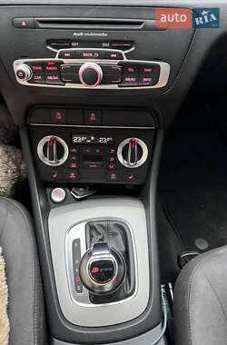 Внедорожник / Кроссовер Audi Q3 2013 в 