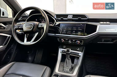 Внедорожник / Кроссовер Audi Q3 2021 в Житомире