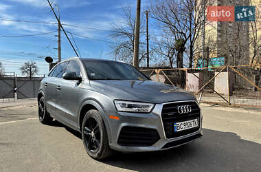 Позашляховик / Кросовер Audi Q3 2016 в 