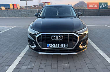 Позашляховик / Кросовер Audi Q3 2019 в 