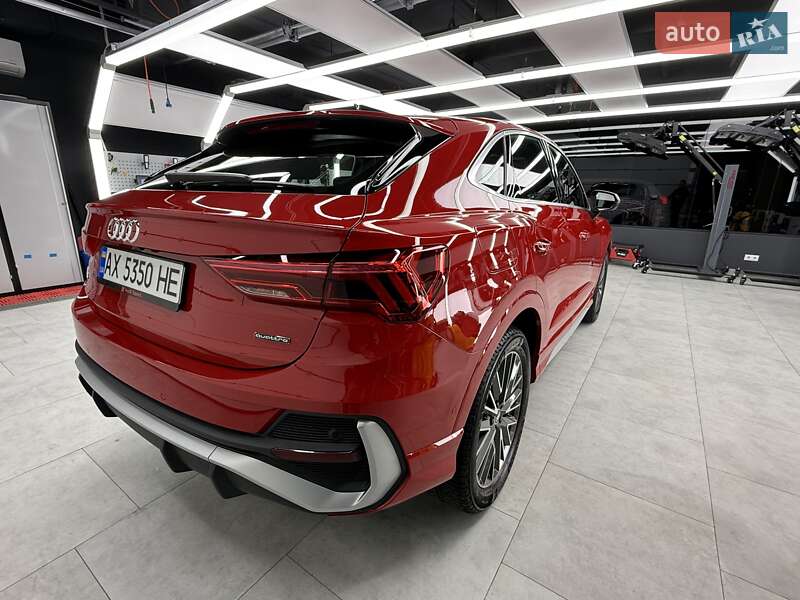 Позашляховик / Кросовер Audi Q3 2022 в Києві