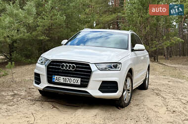 Внедорожник / Кроссовер Audi Q3 2015 в 