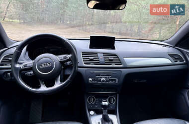 Внедорожник / Кроссовер Audi Q3 2015 в 