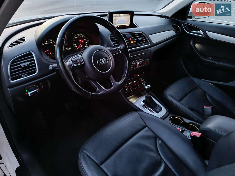 Внедорожник / Кроссовер Audi Q3 2017 в Львове