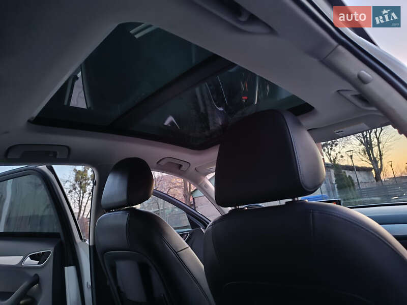 Внедорожник / Кроссовер Audi Q3 2017 в Львове