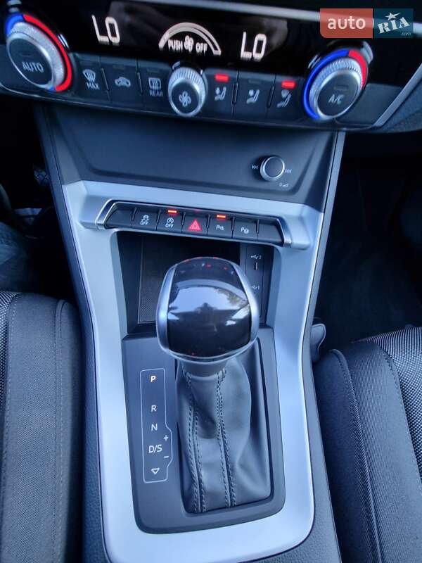 Внедорожник / Кроссовер Audi Q3 2021 в Трускавце