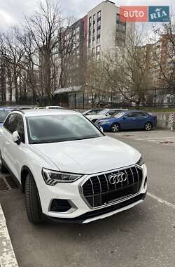 Внедорожник / Кроссовер Audi Q3 2021 в 