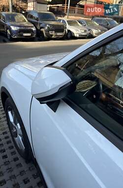 Внедорожник / Кроссовер Audi Q3 2021 в 