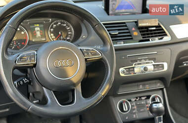 Внедорожник / Кроссовер Audi Q3 2015 в 
