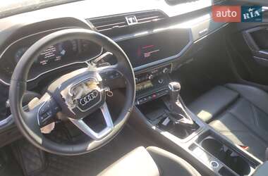 Внедорожник / Кроссовер Audi Q3 2022 в 