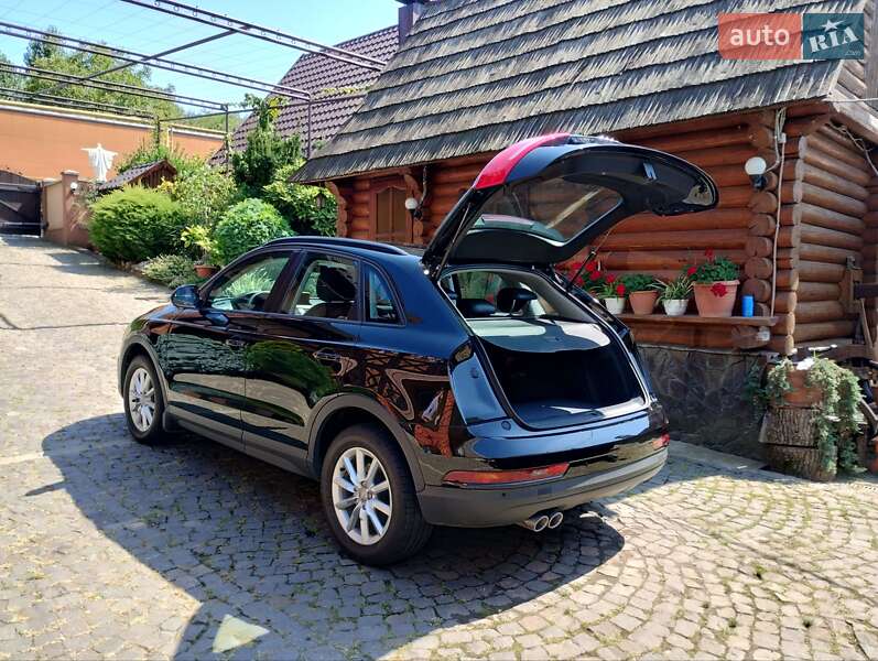 Внедорожник / Кроссовер Audi Q3 2015 в Ужгороде