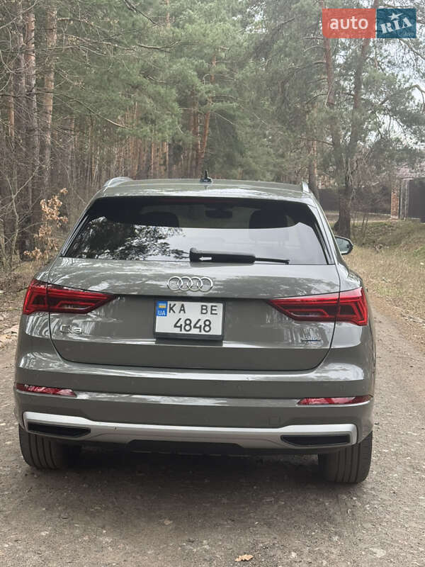 Внедорожник / Кроссовер Audi Q3 2019 в Киеве