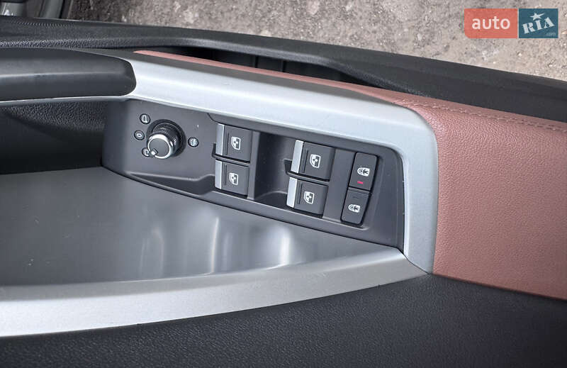 Внедорожник / Кроссовер Audi Q3 2019 в Киеве