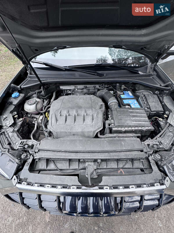 Внедорожник / Кроссовер Audi Q3 2019 в Киеве