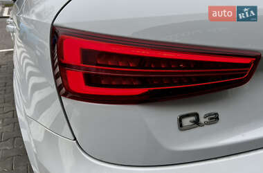 Внедорожник / Кроссовер Audi Q3 2015 в 