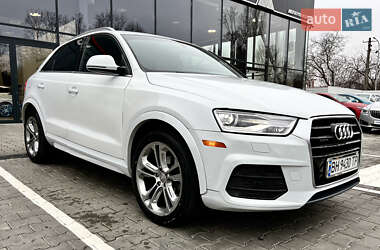 Внедорожник / Кроссовер Audi Q3 2015 в 