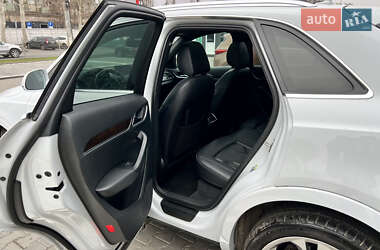 Внедорожник / Кроссовер Audi Q3 2015 в 