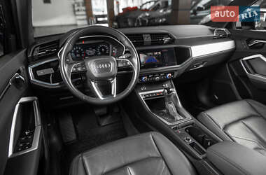 Внедорожник / Кроссовер Audi Q3 2019 в 