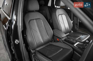 Внедорожник / Кроссовер Audi Q3 2019 в 
