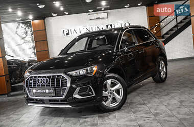 Внедорожник / Кроссовер Audi Q3 2019 в 