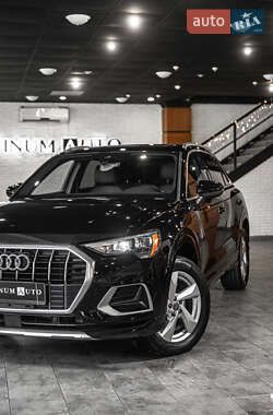 Внедорожник / Кроссовер Audi Q3 2019 в 