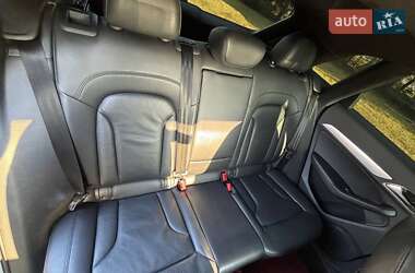 Позашляховик / Кросовер Audi Q3 2015 в 