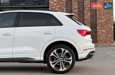 Внедорожник / Кроссовер Audi Q3 2021 в 