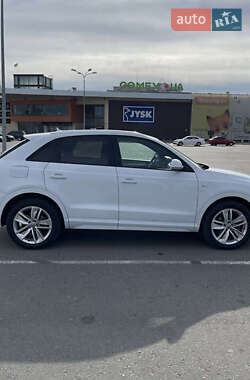 Внедорожник / Кроссовер Audi Q3 2017 в 