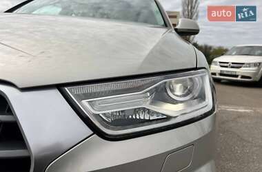 Позашляховик / Кросовер Audi Q3 2016 в 