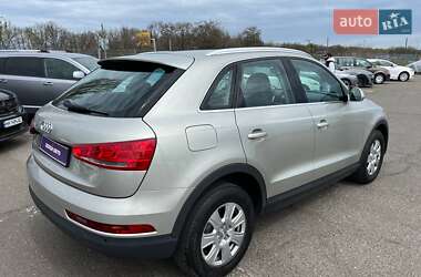 Позашляховик / Кросовер Audi Q3 2016 в 