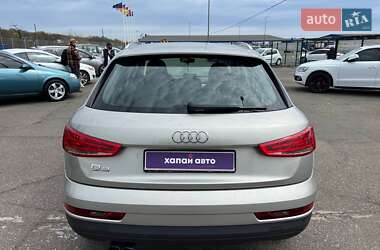 Позашляховик / Кросовер Audi Q3 2016 в 