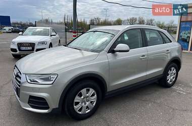 Позашляховик / Кросовер Audi Q3 2016 в 