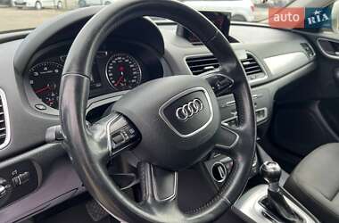 Позашляховик / Кросовер Audi Q3 2016 в 