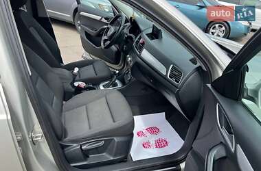 Позашляховик / Кросовер Audi Q3 2016 в 