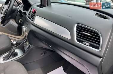 Позашляховик / Кросовер Audi Q3 2016 в 