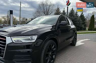 Внедорожник / Кроссовер Audi Q3 2016 в 