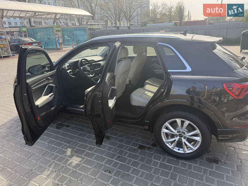 Внедорожник / Кроссовер Audi Q3 2022 в Одессе