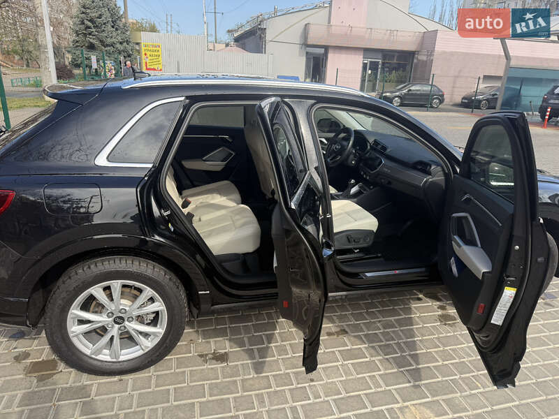 Внедорожник / Кроссовер Audi Q3 2022 в Одессе